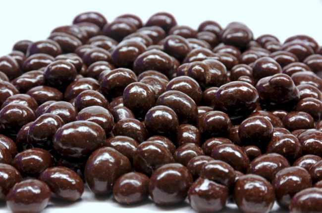 حبوب اسبريسو بالشوكولاتة الداكنة